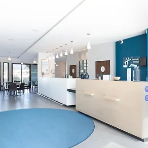 Hotel Kyriad Marseille Provence – Aéroport ***